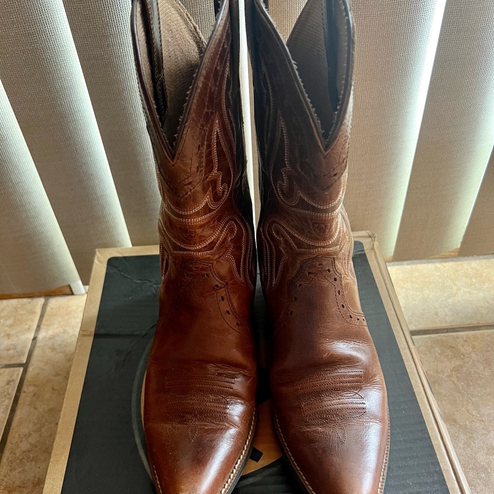 ARIAT Girl Western Boots, Size 4LR, Used